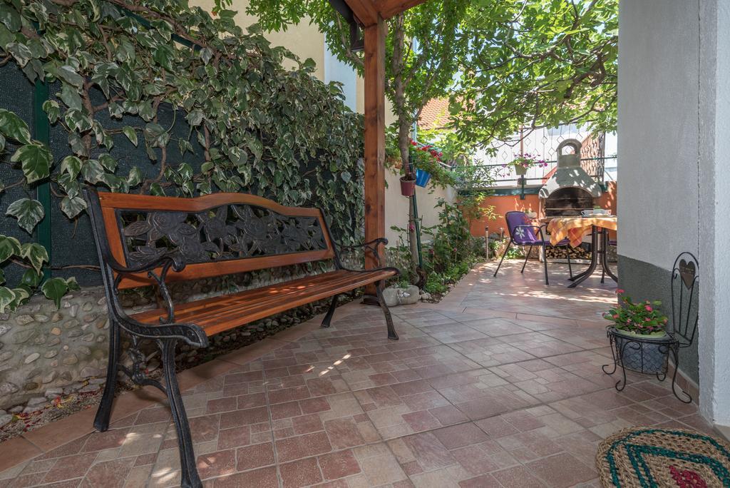 Apartments In Trogir Exterior photo