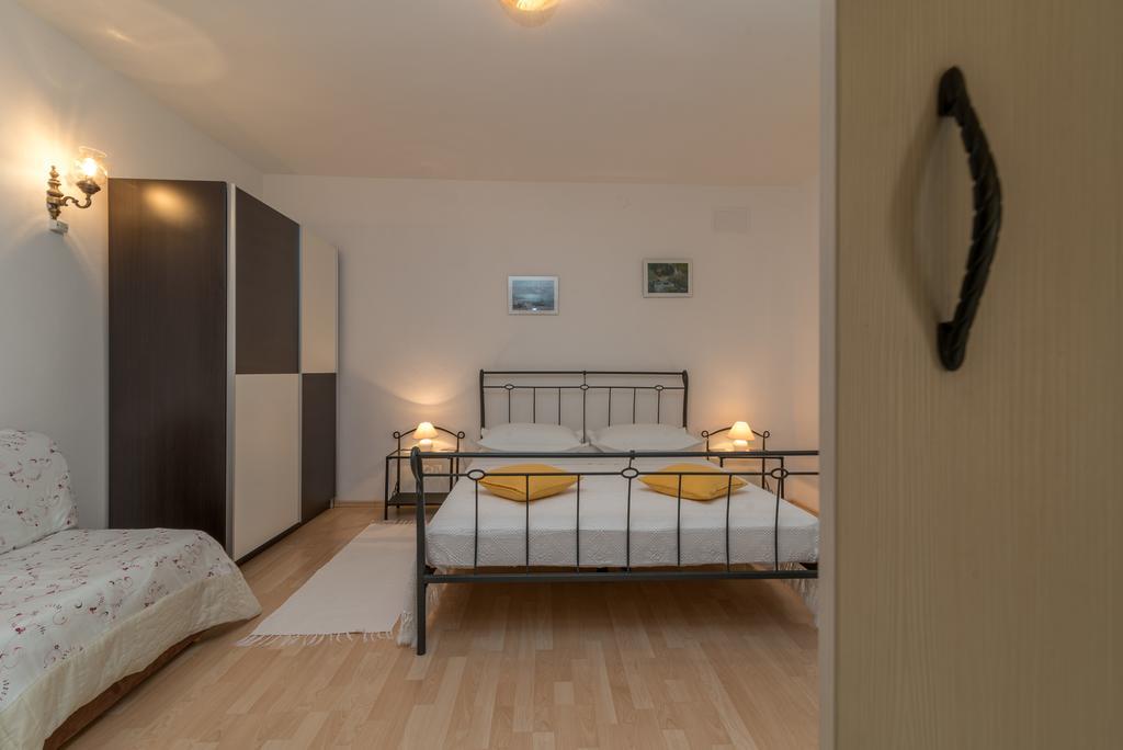 Apartments In Trogir Exterior photo