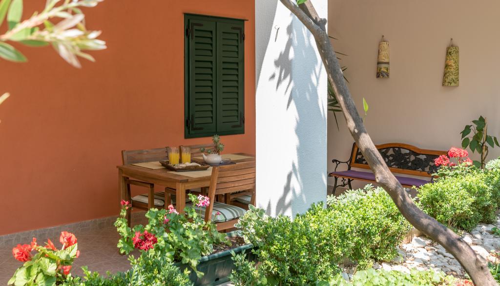 Apartments In Trogir Exterior photo