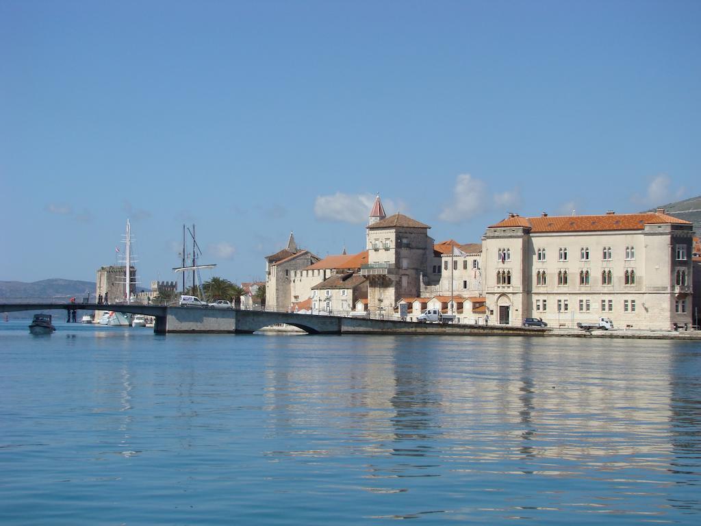 Apartments In Trogir Exterior photo