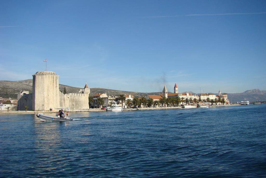 Apartments In Trogir Exterior photo