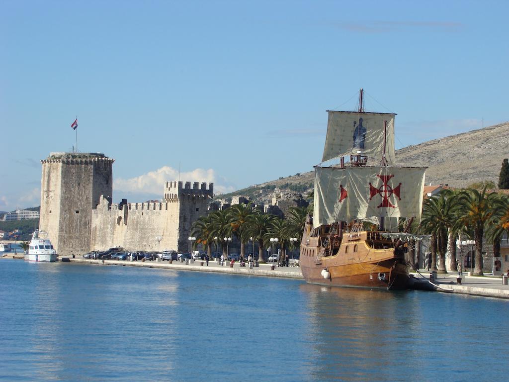 Apartments In Trogir Exterior photo